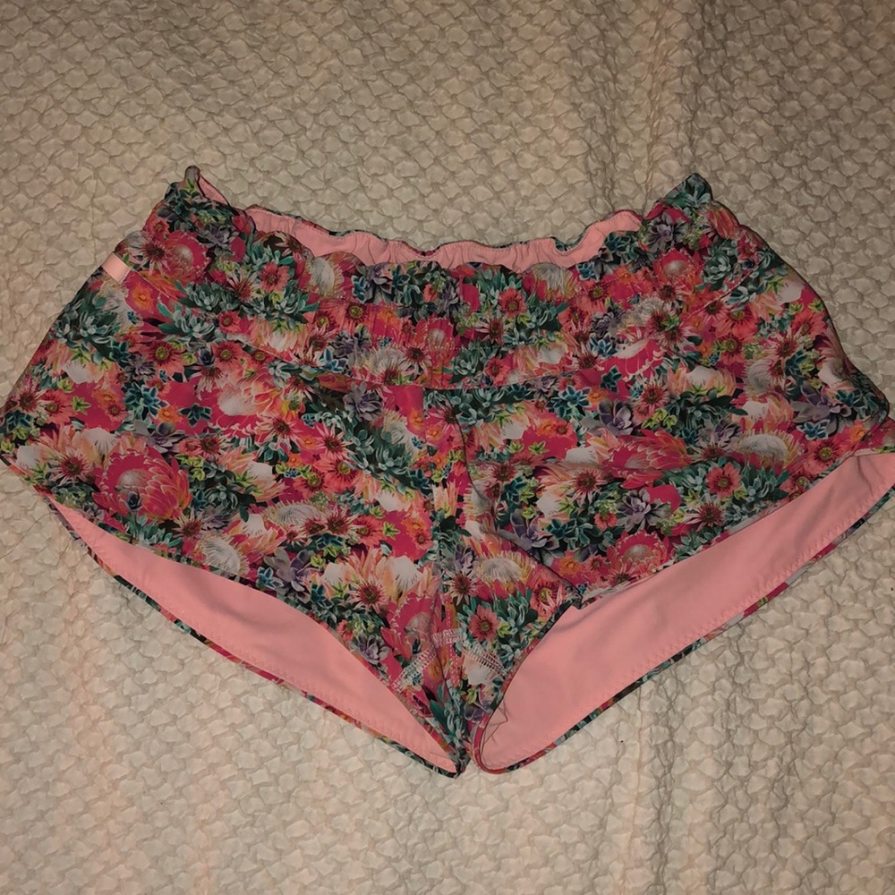 Lululemon swim shorts 🍋